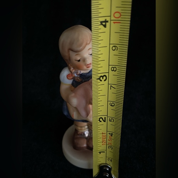 Goebel Hummel Collectors Club "Pigtails" #2052, 1998, Signed - Picture 6 of 6